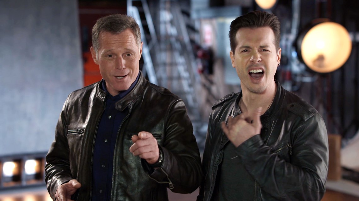 150112_2839728_NBC_Stars_Share_Karaoke_Favorites