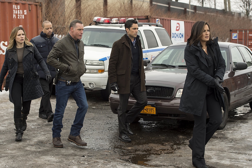LAW & ORDER: SPECIAL VICTIMS UNIT -- "Daydream Believer" -- Pictured: (l-r) Sophia Bush as Lindsay, Ice-T as Detective Odafin "Fin" Tutuola, Jason Beghe as Voight, Danny Pino as Detective Nick Amaro, Mariska Hargitay as Detective Olivia Benson -- (Photo by: David Giesbrecht/NBC)