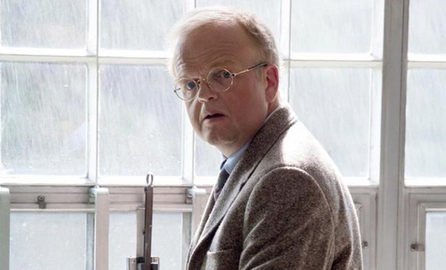 Toby Jones en Wayward Pines (FOX).