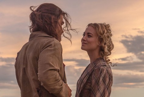 Max Martini e Yvonne Strahovski (Edge, Amazon).