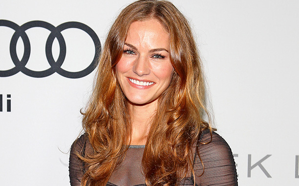 Kelly Overton protagonizará Van Helsing en SYFY.